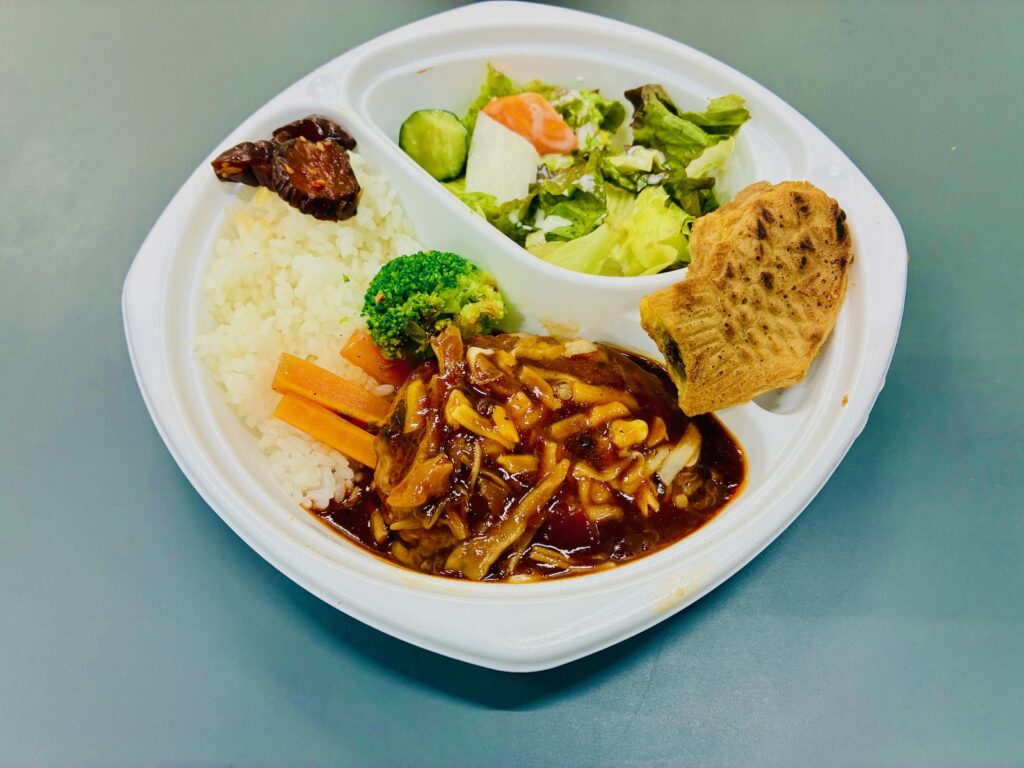 グリルハンバーグデミグラス煮込み