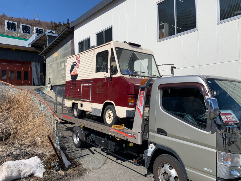 約10年間支えてくれた平成元年車クイックデリバリーのキッチンカー